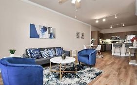 Ultimate Retreat Near Galleria-Pool